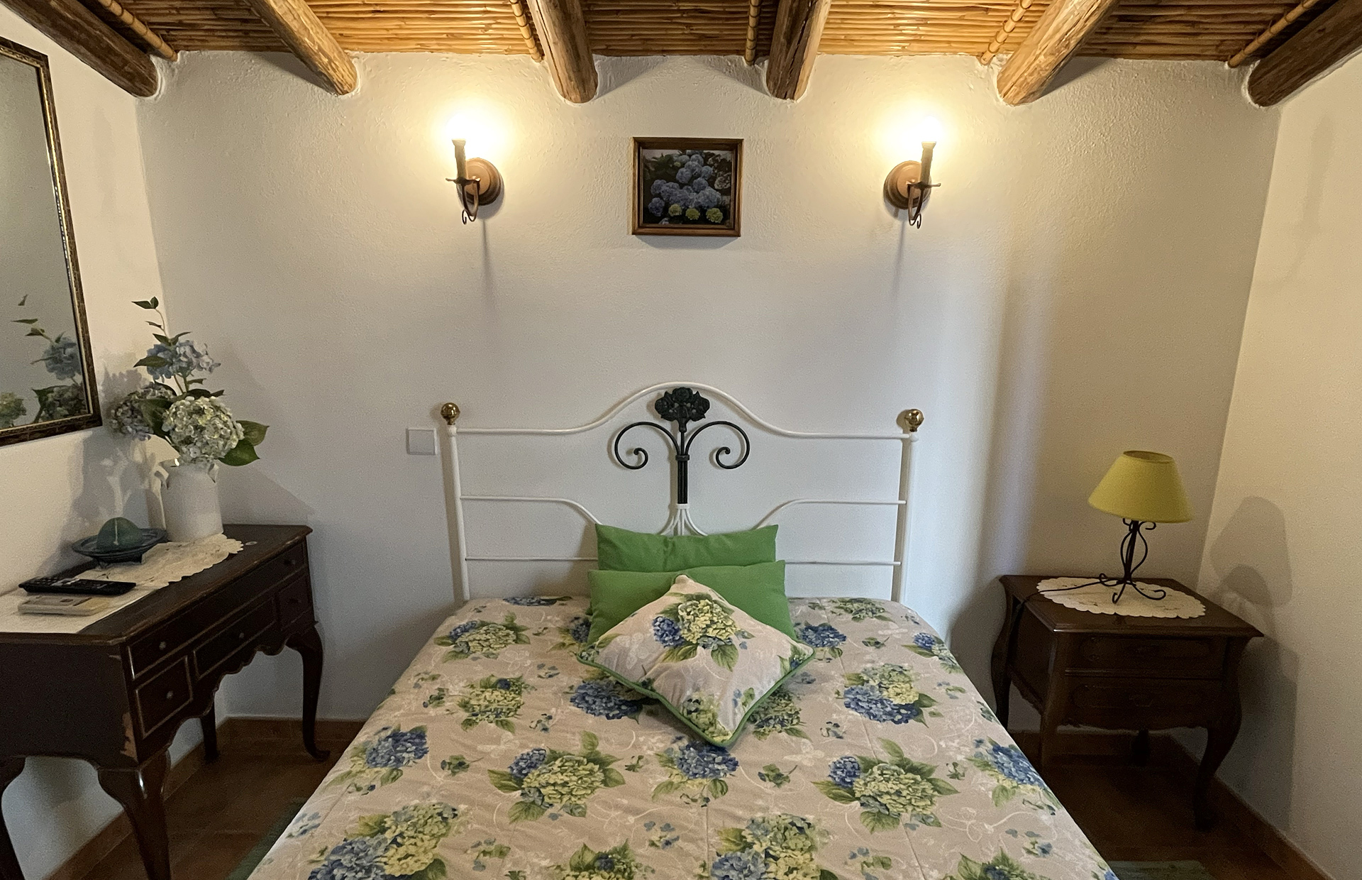 Quarto-das-Hortensias-Monte-dos-Avós-3
