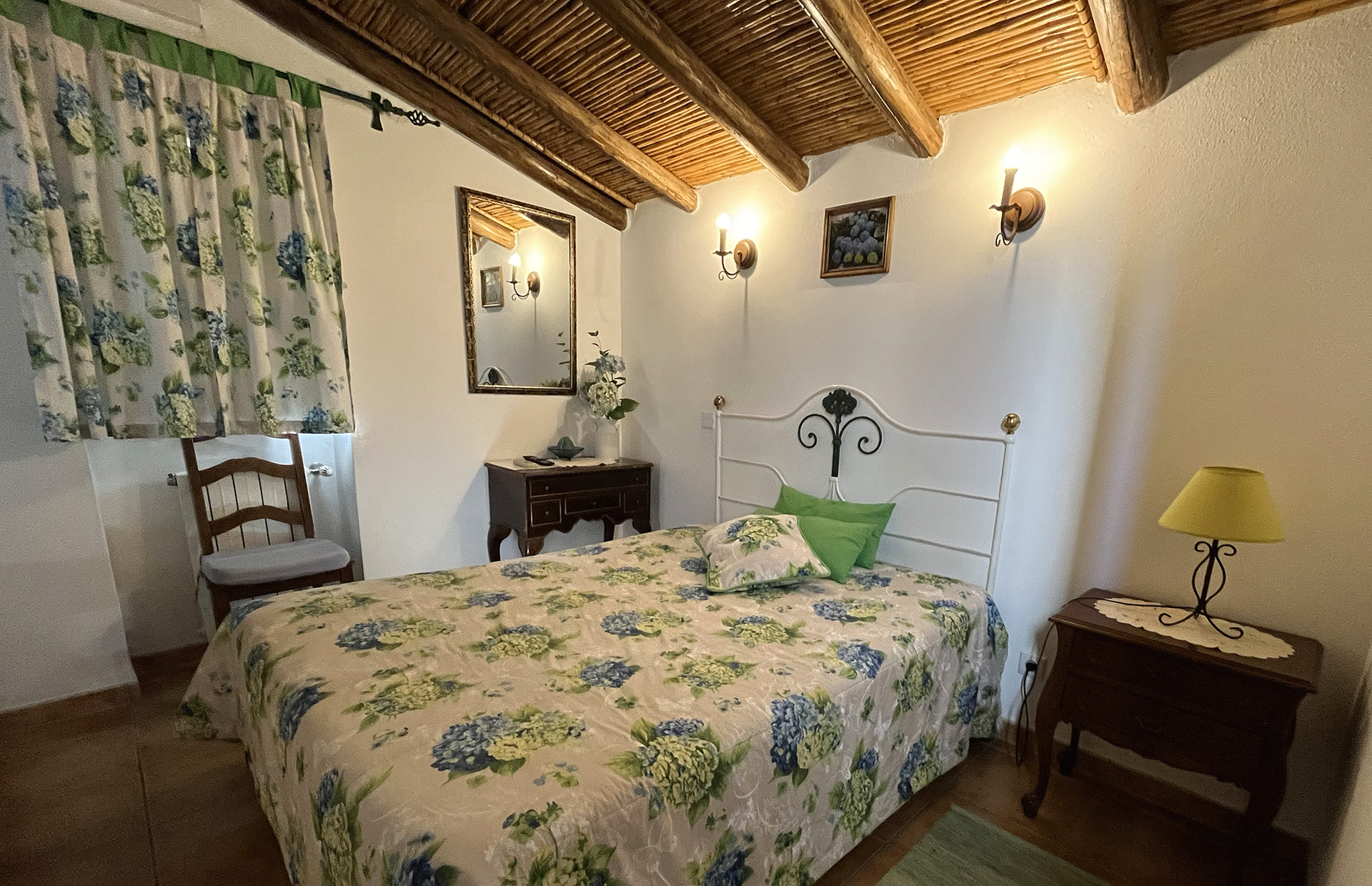 Quarto-das-Hortensias-Monte-dos-Avós-4